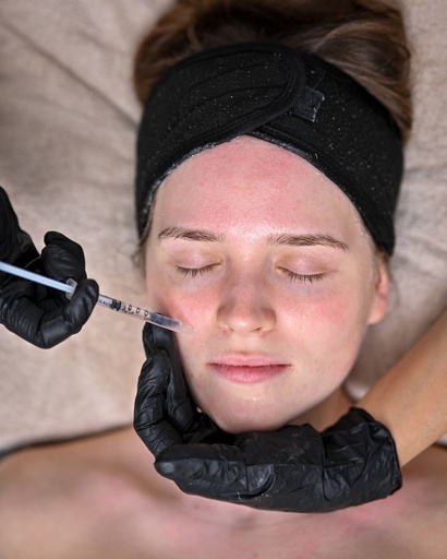 Microneedling med Centella Asiatica 1500,-