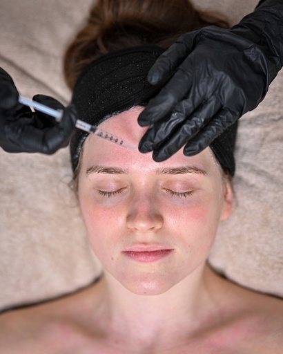 Microneedling med 3% DMAE
